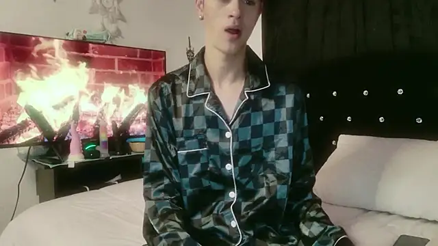 Tyler cat online show from 10/26/25, 10:15