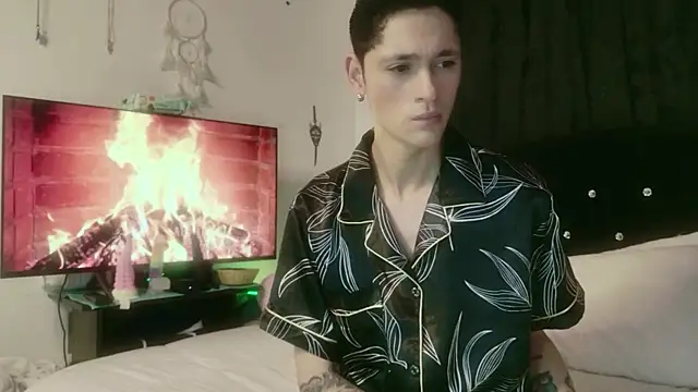 Tyler cat online show from 10/24/25, 11:31