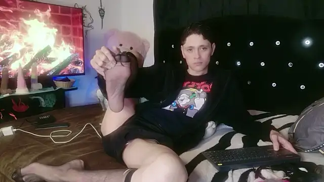 Tyler cat online show from 11/15/25, 03:32