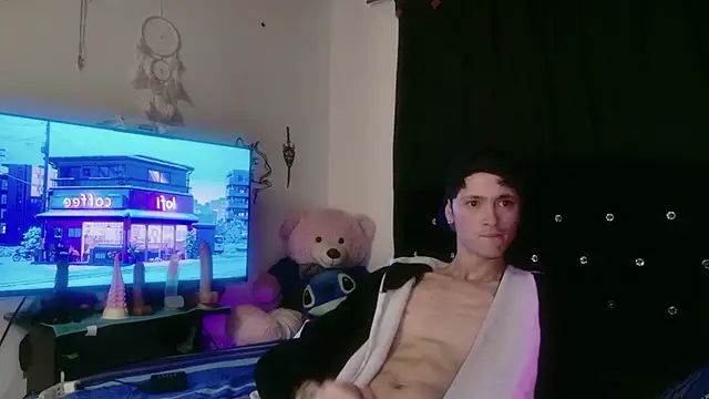 Tyler cat online show from 12/15/25, 05:57