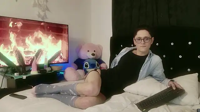 Tyler cat online show from 10/21/25, 11:20