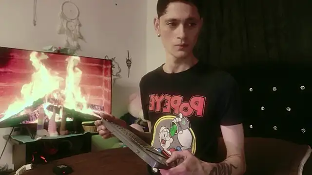 Tyler cat online show from 11/14/25, 02:21