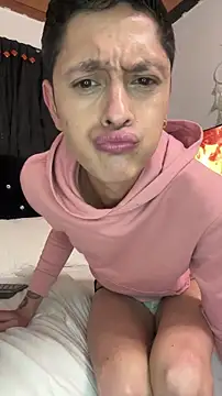 Tyler cat online show from 10/19/25, 04:32