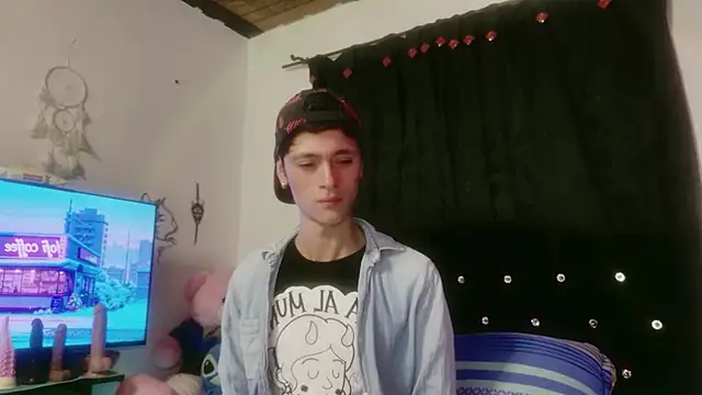 Tyler cat online show from 12/17/25, 02:38