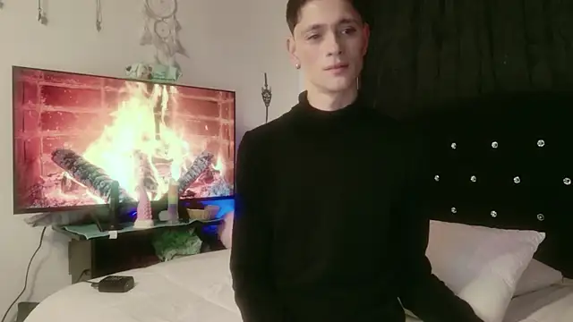 Tyler cat online show from 11/02/25, 03:06