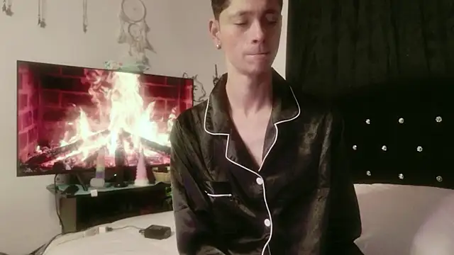 Tyler cat online show from 11/07/25, 10:53