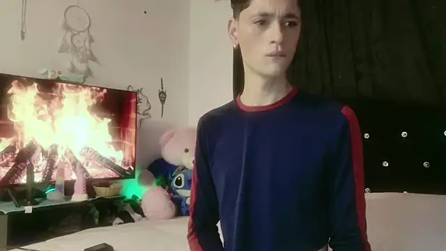 Tyler cat online show from 11/04/25, 01:15