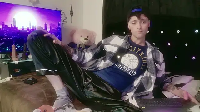 Tyler cat online show from 12/02/25, 03:52