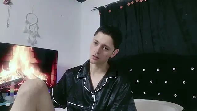 Tyler cat online show from 10/15/25, 11:18