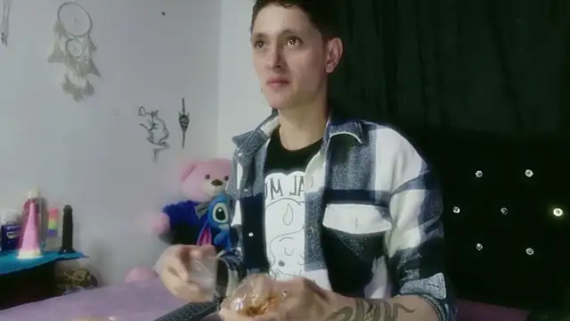 Tyler cat online show from 02/02/26, 02:49