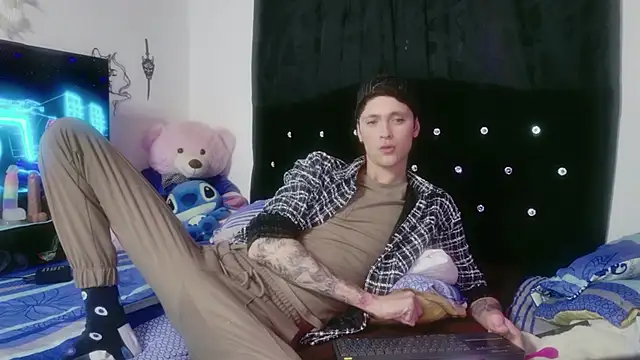 Tyler cat online show from 12/16/25, 05:00