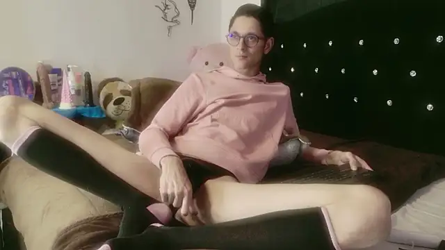 Tyler cat online show from 05/06/26, 03:49