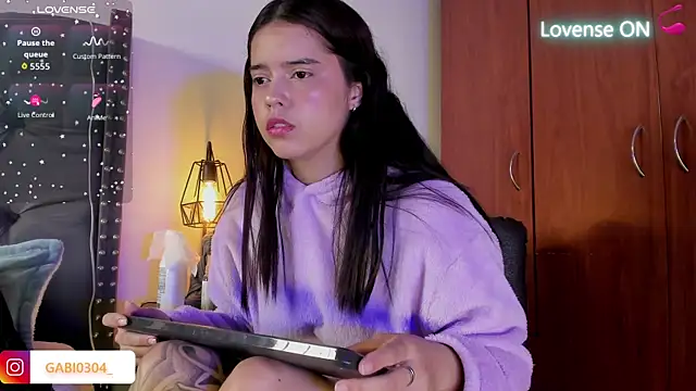 gabriiieela  online show from 10/23/25, 09:13