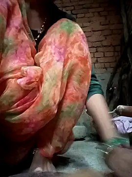 Snapshot of Mona7070 chatting on 10/14/25, 12:44 Mona7070 online show from 10/14/25, 12:44