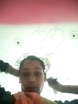 Snapshot of Mona7070 chatting on 10/16/25, 02:25 Mona7070 online show from 10/16/25, 02:25