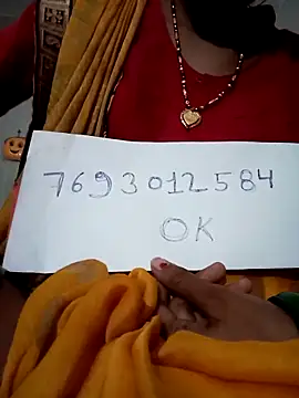 Snapshot of Mona7070 chatting on 10/15/25, 01:52 Mona7070 online show from 10/15/25, 01:52