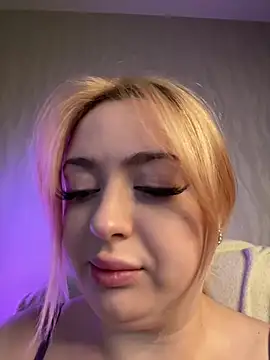 KellyMoors online show from 04/14/26, 01:32