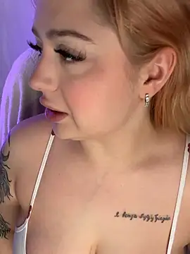 KellyMoors online show from 04/06/26, 01:23