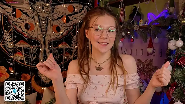 lyra thenymph online show from 12/19/25, 12:14