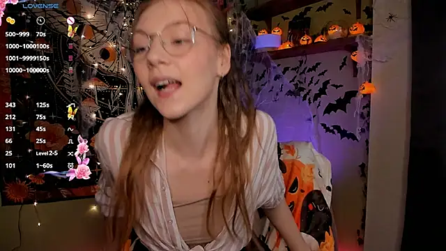 lyra thenymph online show from 10/23/25, 10:36