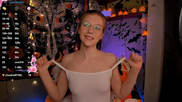 lyra thenymph online show from 10/24/25, 10:36