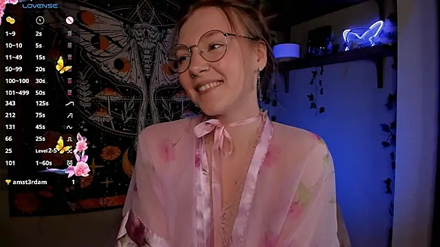 lyra thenymph online show from 10/18/25, 01:35