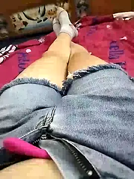 Lili 2love online show from 10/23/25, 12:53