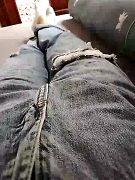 Lili 2love online show from 10/28/25, 01:06