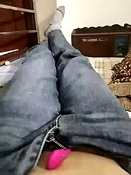 Lili 2love online show from 10/30/25, 12:42