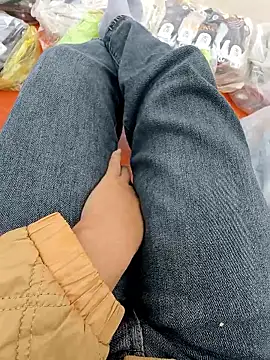 Lili 2love online show from 12/15/25, 01:00