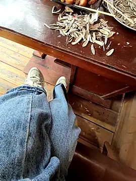 Lili 2love online show from 11/12/25, 01:43