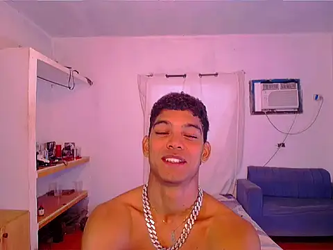 Snapshot of theMyke101 chatting on 06/15/26, 10:09 theMyke101 online show from 06/15/26, 10:09