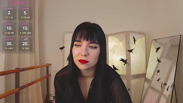 Avelyne  online show from 10/27/25, 08:54