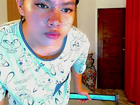 fallinLunaxX online show from 10/14/25, 01:45
