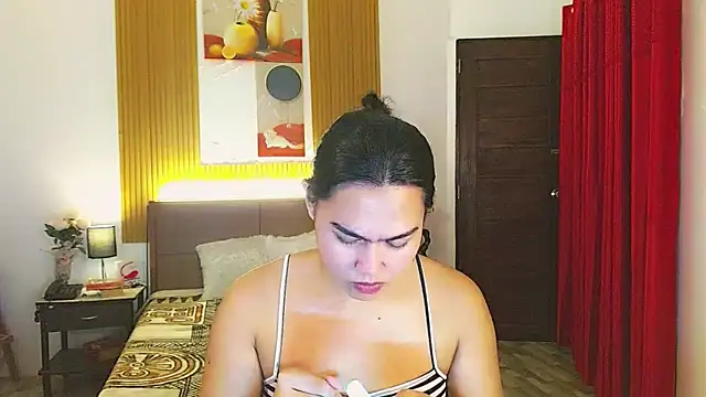 fallinLunaxX online show from 11/14/25, 04:10