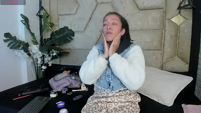 Julieta Slav3 online show from 05/06/26, 08:02