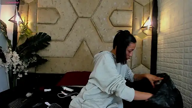 Julieta Slav3 online show from 04/15/26, 09:48