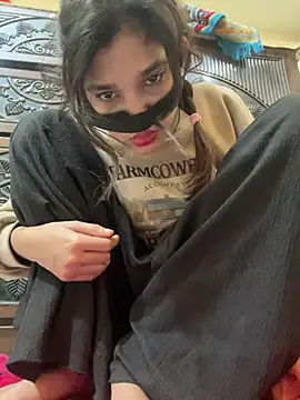 Snapshot of Sweet_Couple59 chatting on 01/15/26, 05:49 Sweet Couple59 online show from 01/15/26, 05:49