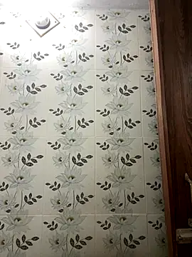 Snapshot of Sweet_Couple59 chatting on 10/24/25, 07:18 Sweet Couple59 online show from 10/24/25, 07:18