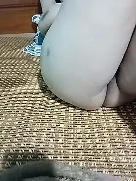 tulip-bae online show from 10/25/25, 05:17