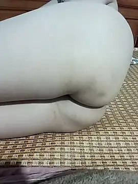 tulip-bae online show from 11/01/25, 02:07