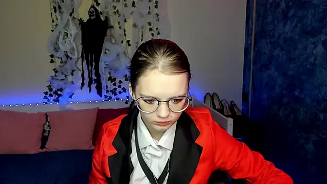 shy elina01 online show from 10/31/25, 10:56