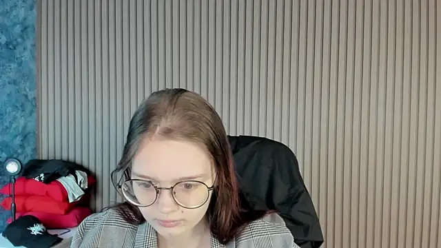 shy elina01 online show from 10/06/25, 10:27