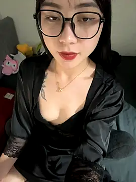 Linh5790 online show from 10/20/25, 01:00