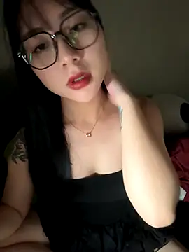 Linh5790 online show from 10/19/25, 04:59