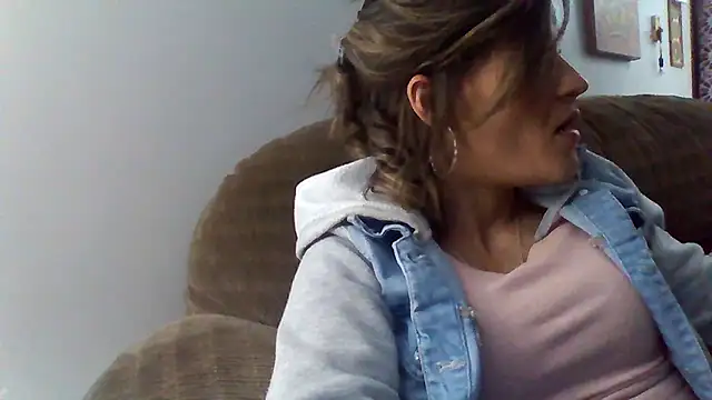 Snapshot of Rileyy7tk chatting on 11/03/25, 03:45 Rileyy7tk online show from 11/03/25, 03:45