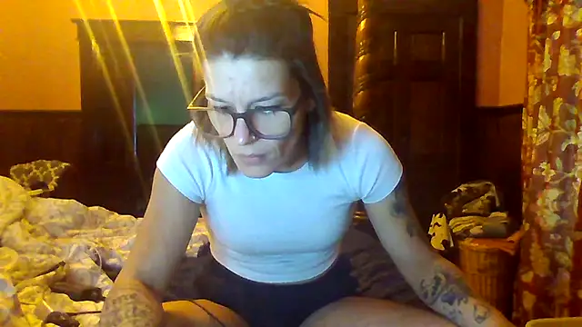 Snapshot of Rileyy7tk chatting on 10/29/25, 06:18 Rileyy7tk online show from 10/29/25, 06:18