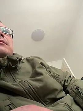 Snapshot of viktor1992-1-1 chatting on 02/26/26, 08:25 viktor1992-1-1 online show from 02/26/26, 08:25