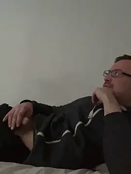 Snapshot of viktor1992-1-1 chatting on 03/11/26, 04:01 viktor1992-1-1 online show from 03/11/26, 04:01