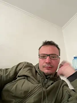 Snapshot of viktor1992-1-1 chatting on 02/18/26, 08:00 viktor1992-1-1 online show from 02/18/26, 08:00